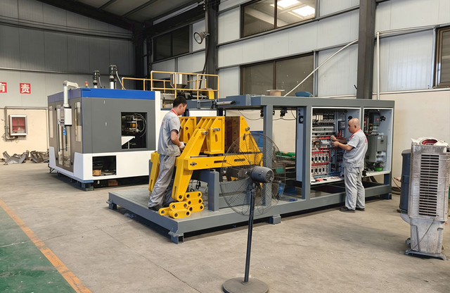 low-failure-rate-blow-moulding-machine