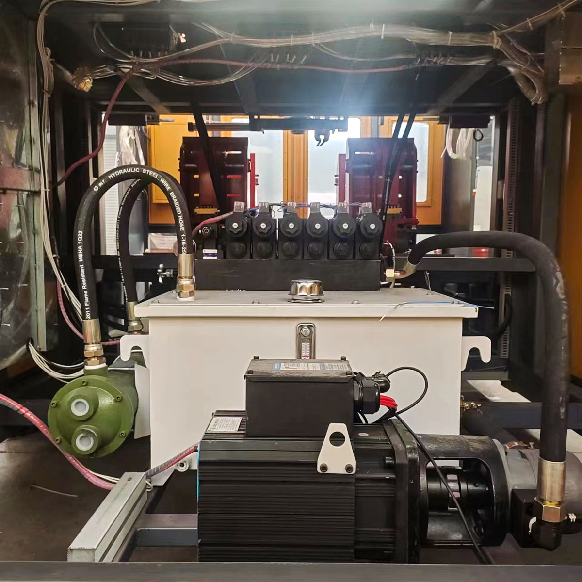 Automatic Dual-station 1-cavity Blow Molding Machine