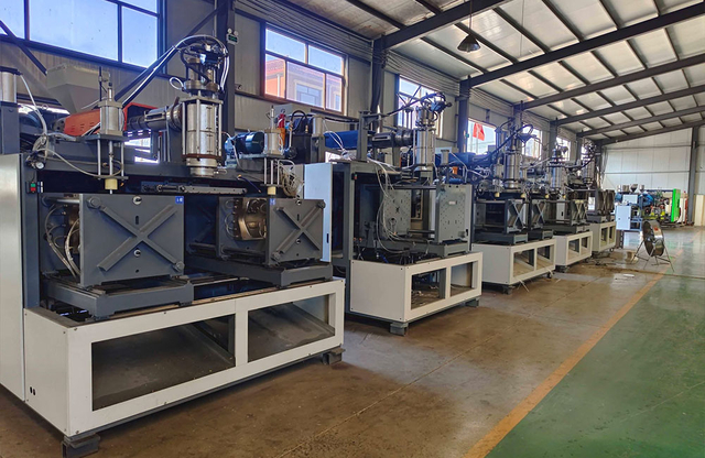 single-station-blow-molding-machine