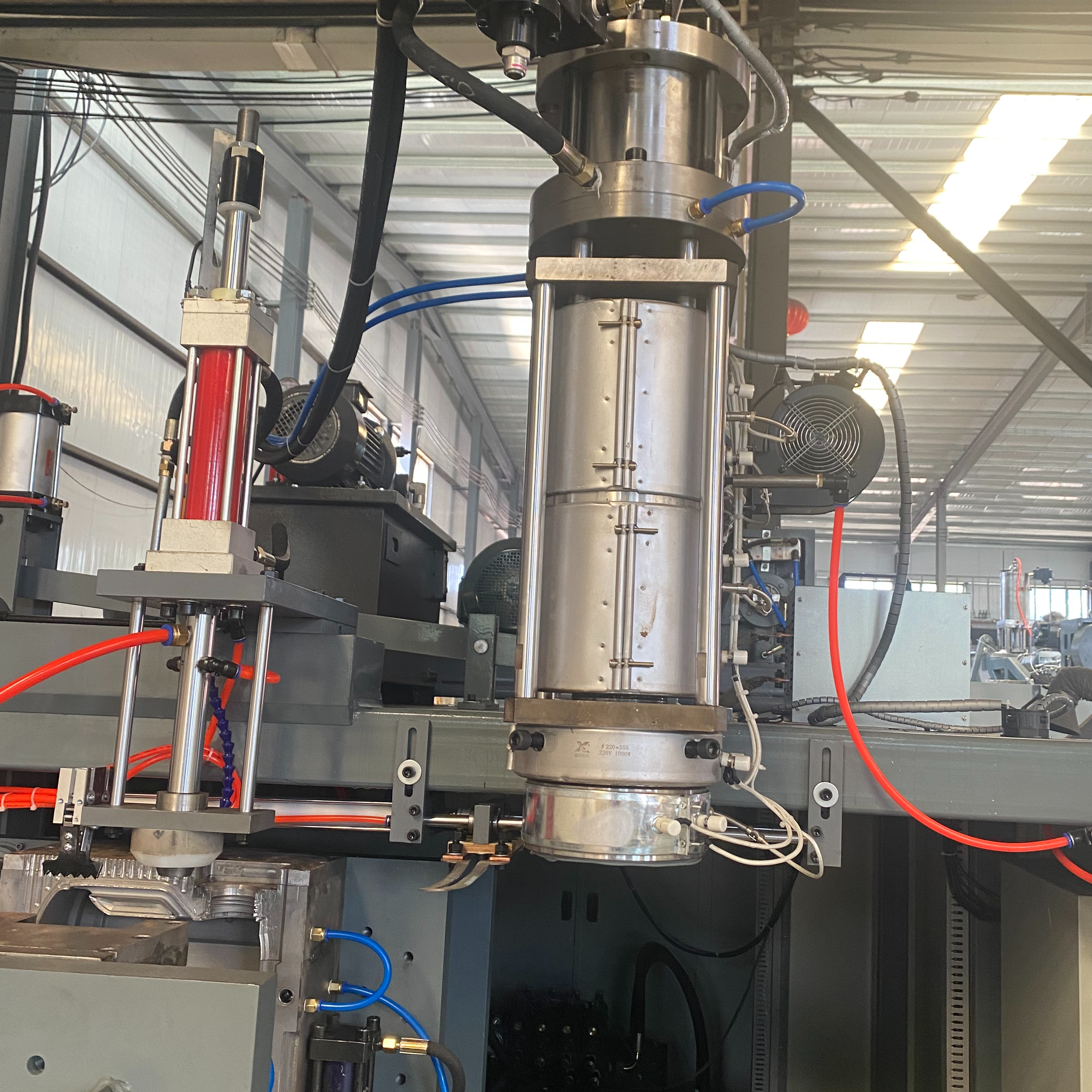 90 Screw Semi-automatic Fully Hydraulic 1-station 1-cavity Blow Molding Machine, Can Produce Plastic Barrels Up To 25 Liters