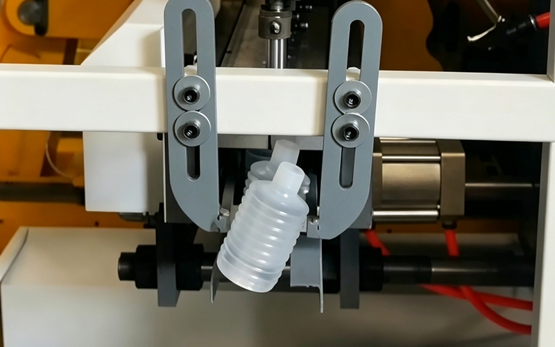 Step-by-Step Process: How a Blow Molding Machine Works
